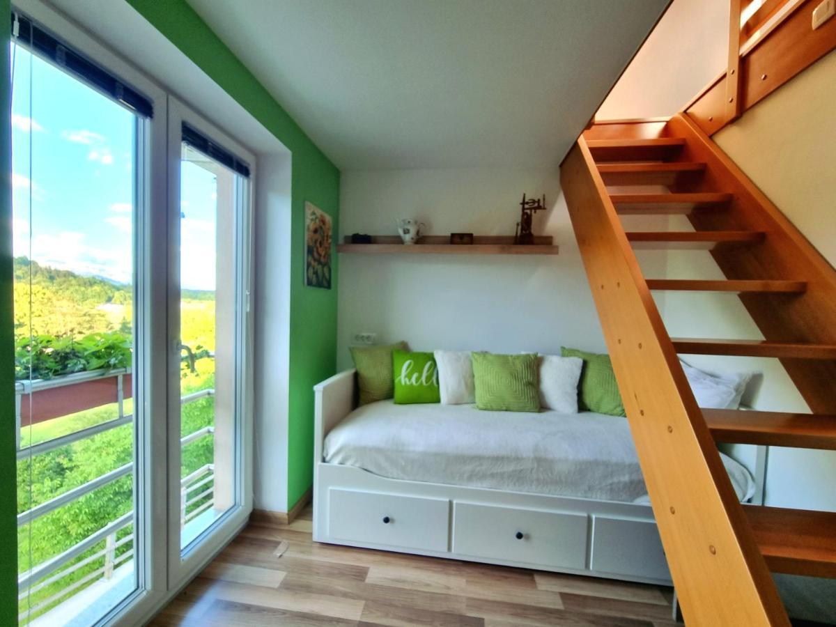 Gartnar Home -Hiska S Pridihom Domacnosti In Pogledom Na Hribe. Radovljica Exterior foto
